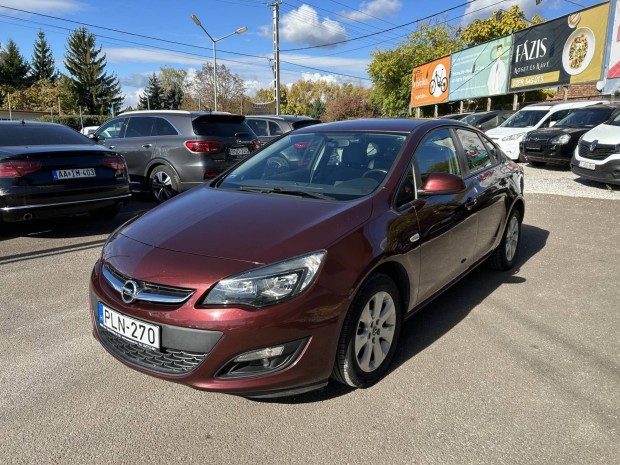 Opel Astra J Sedan 1.4 T Enjoy EURO6 147ekm!! M...