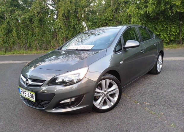 Opel Astra J Sedan 1.4 T Enjoy EURO6 magyarorsz...