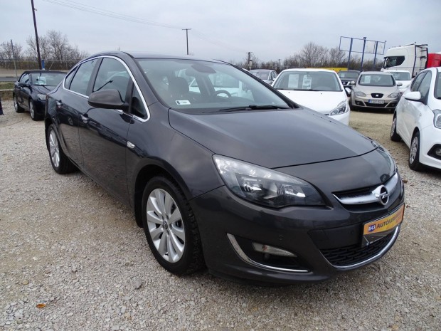 Opel Astra J Sedan 1.4 T Selection Csere-Beszm...