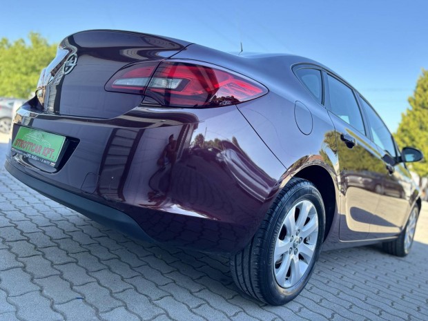 Opel Astra J Sedan 1.6 Enjoy EURO6 135EkM!Mo.-I...