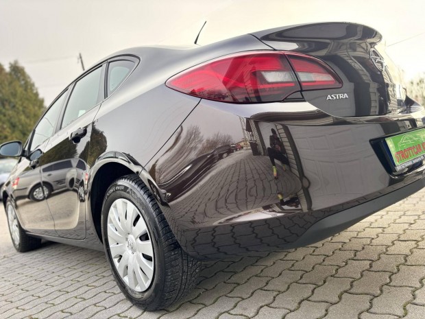 Opel Astra J Sedan 1.6 Enjoy EURO6 175eKm!Mo.-I...