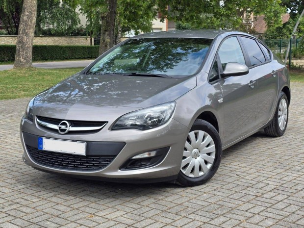 Opel Astra J Sedan 1.6 Enjoy EURO6 Garantlt 86...