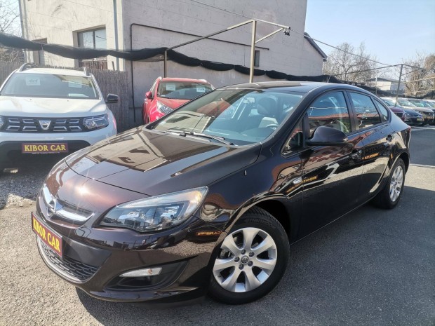 Opel Astra J Sedan 1.6 Enjoy EURO6 M.o-i! 119eK...
