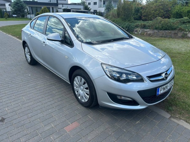 Opel Astra J Sedan 1.6 Enjoy EURO6 Magyar---142...