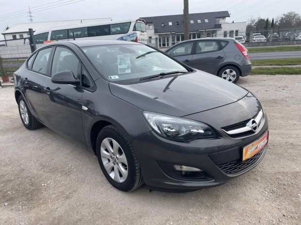 Opel Astra J Sedan 1.6 Enjoy EURO6 Magyarorszg...