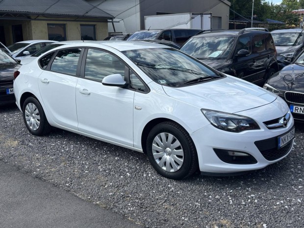 Opel Astra J Sedan 1.6 Enjoy EURO6 Magyarorszg...