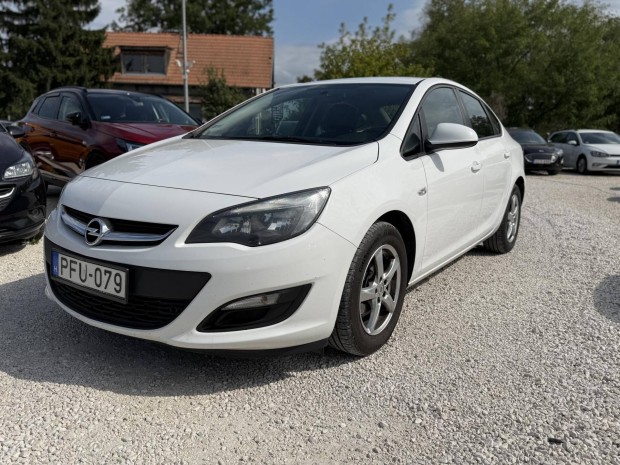 Opel Astra J Sedan 1.6 Enjoy EURO6 Magyarország...