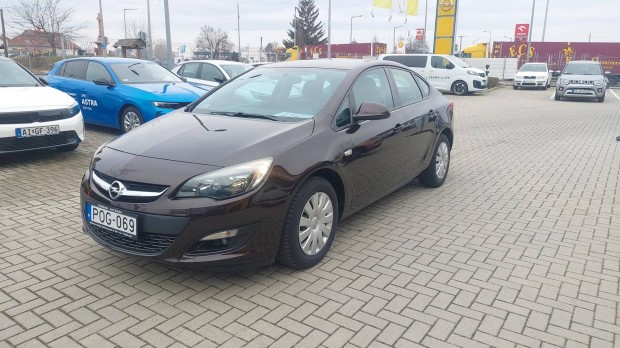 Opel Astra J Sedan 1.6 Enjoy EURO6 Mo-i!