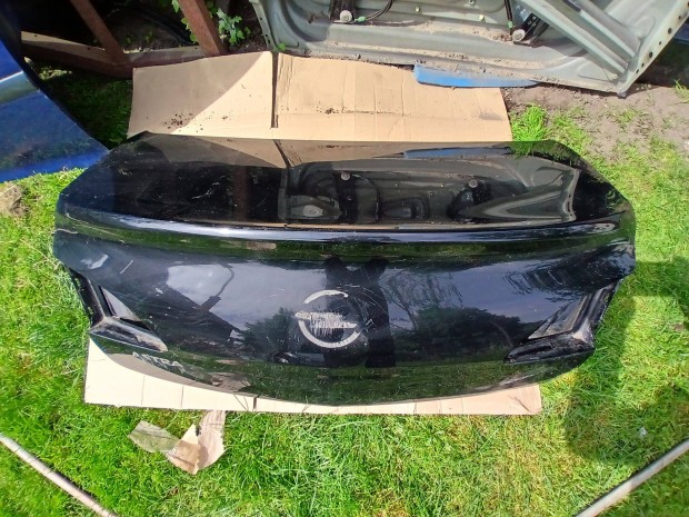Opel Astra J Sedan