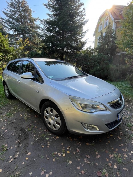 Opel Astra J Sport Tourer elad