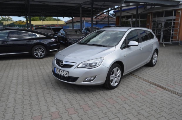 Opel Astra J Sports Tourer 1.4 Enjoy 130 e km....