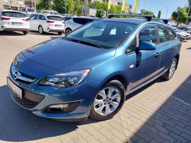 Opel Astra J Sports Tourer 1.4 Enjoy Kitűnő Áll...