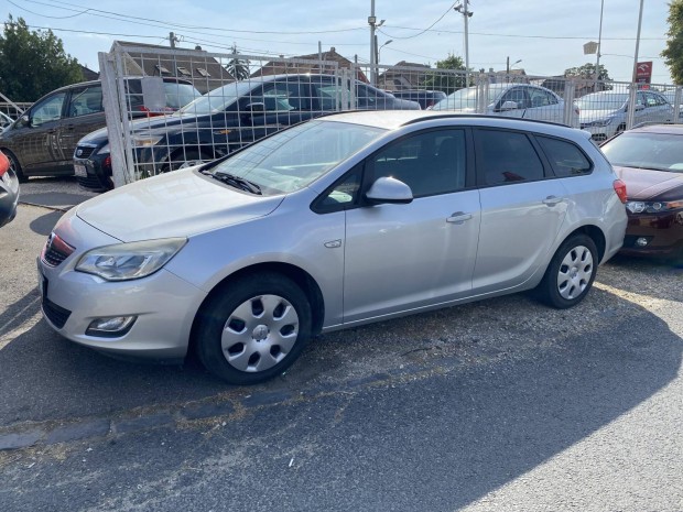 Opel Astra J Sports Tourer 1.4 Enjoy Magyar!