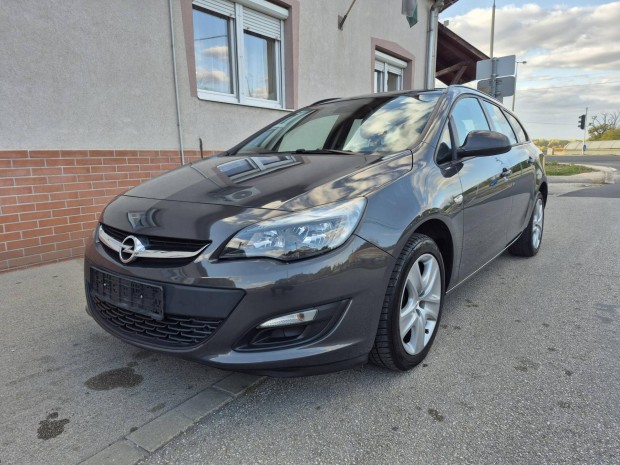 Opel Astra J Sports Tourer 1.4 Enjoy Sérmentes/...