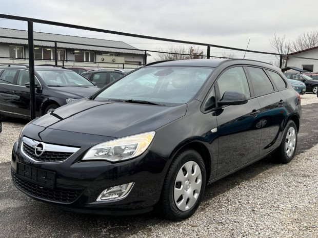 Opel Astra J Sports Tourer 1.4 Essentia