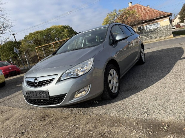 Opel Astra J Sports Tourer 1.4 Essentia Kamatme...