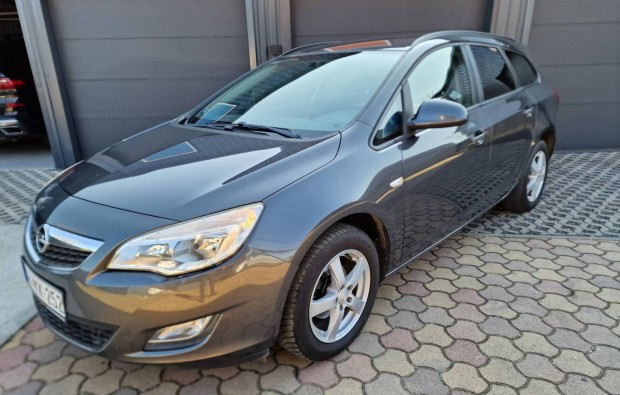 Opel Astra J Sports Tourer 1.4 Essentia Szp L...