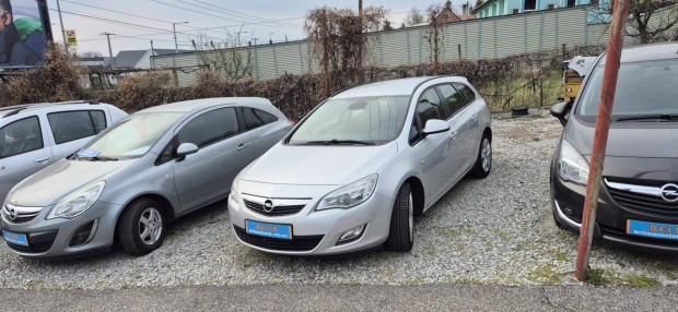 Opel Astra J Sports Tourer 1.4 Selection S�r�l�...