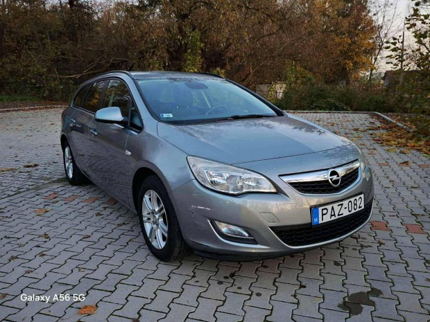 Opel Astra J Sports Tourer 1.4 Sport RADAR+TEMP...