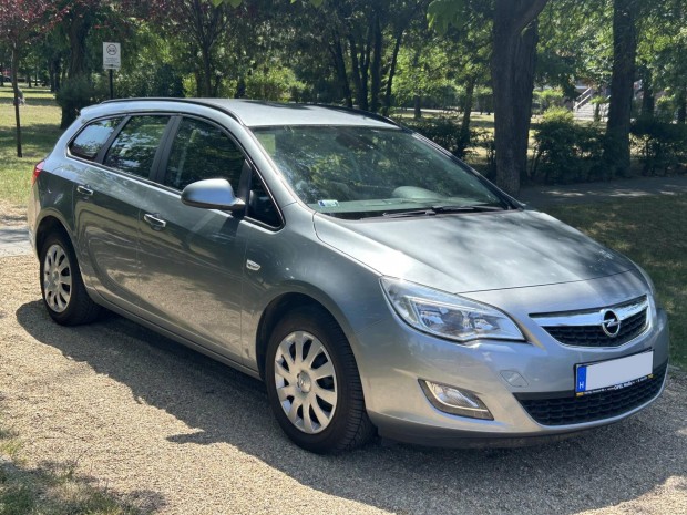 Opel Astra J Sports Tourer 1.4 T Active
