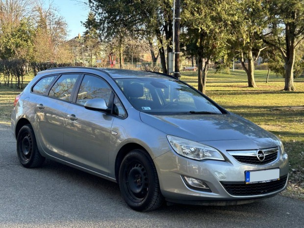 Opel Astra J Sports Tourer 1.4 T Active
