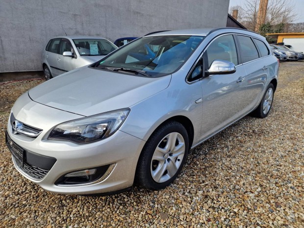 Opel Astra J Sports Tourer 1.4 T Active Friss m...