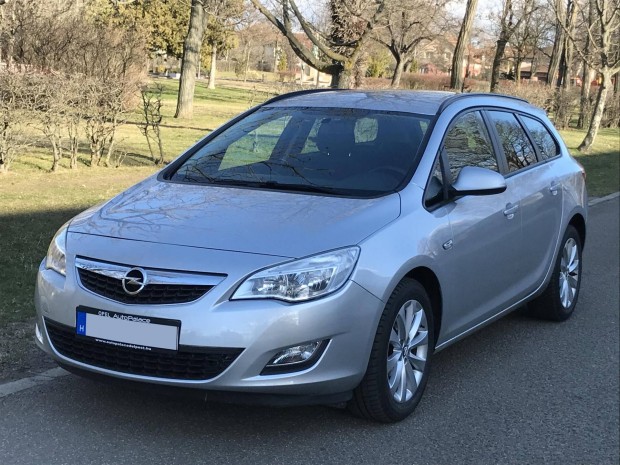 Opel Astra J Sports Tourer 1.4 T Cosmo 181.212...