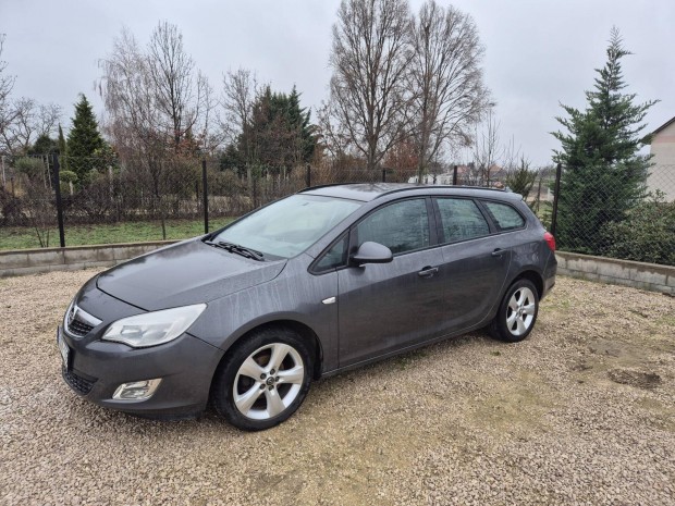 Opel Astra J Sports Tourer 1.4 T Cosmo