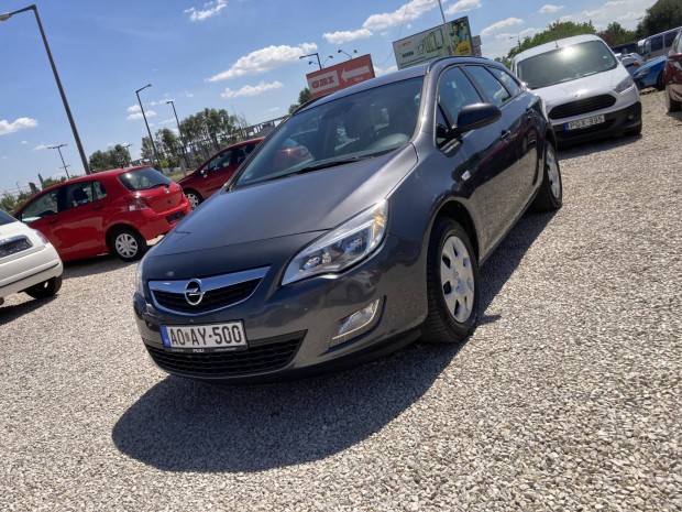 Opel Astra J Sports Tourer 1.4 T Cosmo Kamatmen...