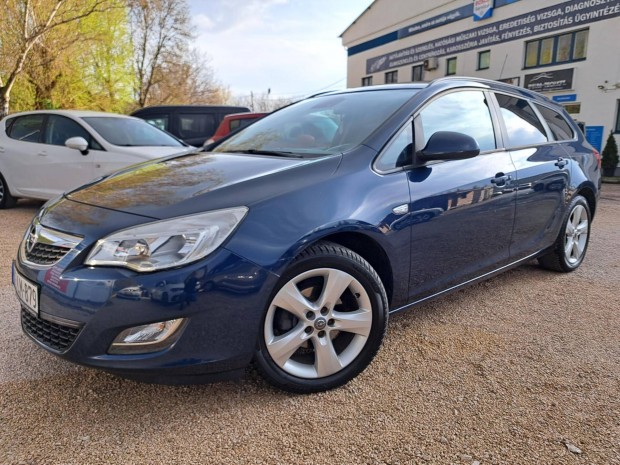Opel Astra J Sports Tourer 1.4 T Enjoy 126.000....