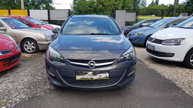 Opel Astra J Sports Tourer 1.4 T Enjoy Klíma.Es...