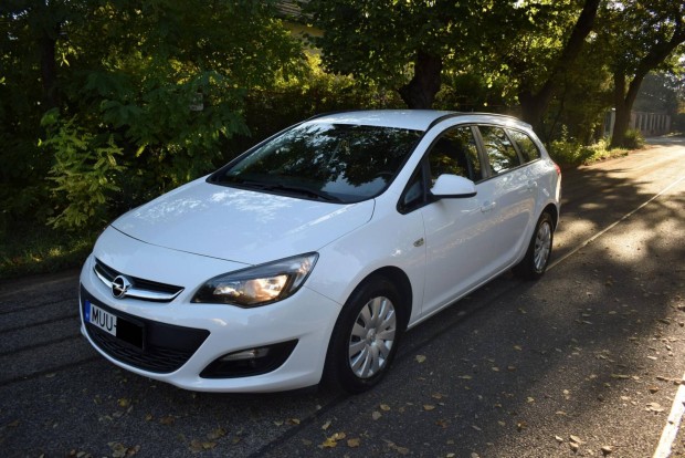 Opel Astra J Sports Tourer 1.4 T Enjoy Magyar!...