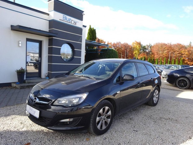 Opel Astra J Sports Tourer 1.4 T Enjoy Megbizha...