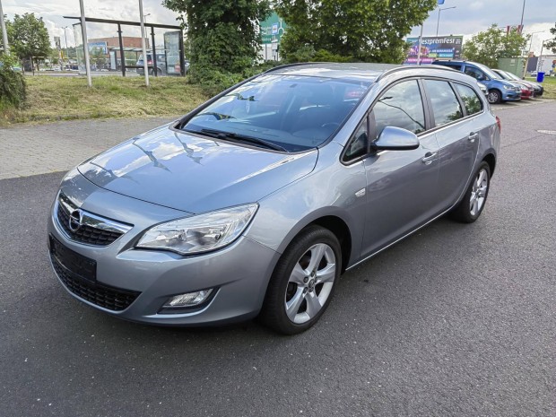 Opel Astra J Sports Tourer 1.4 T Enjoy Végig VE...
