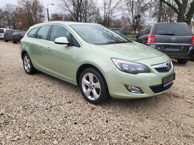 Opel Astra J Sports Tourer 1.4 T Enjoy Vezetett...