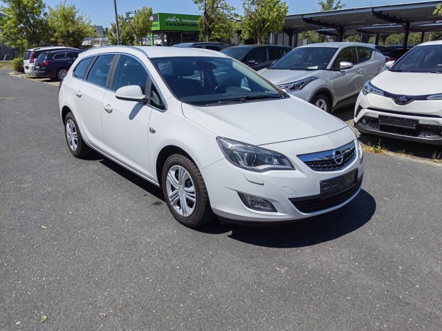 Opel Astra J Sports Tourer 1.4 T Enjoy Xenon!!!...