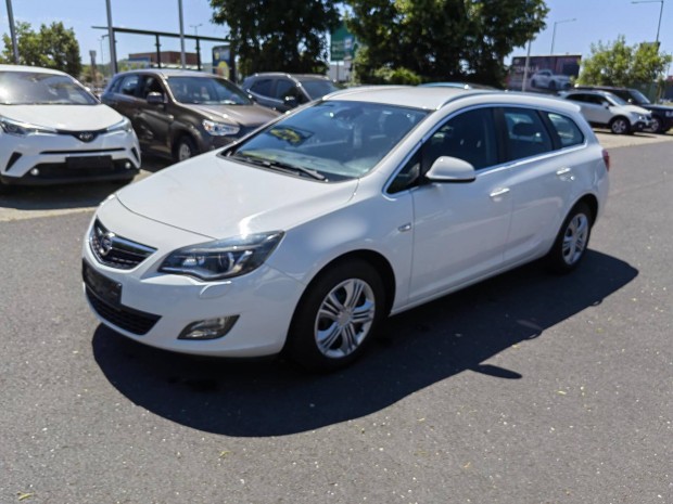 Opel Astra J Sports Tourer 1.4 T Enjoy Xenon!!!...