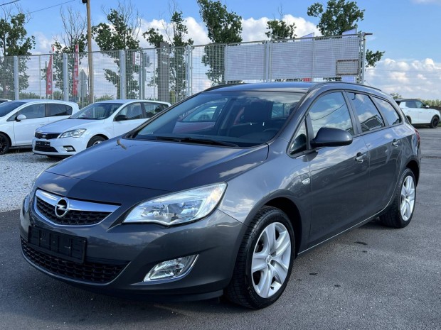 Opel Astra J Sports Tourer 1.4 T Selection