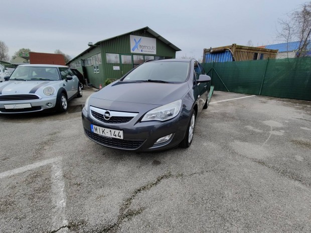 Opel Astra J Sports Tourer 1.4 T Selection