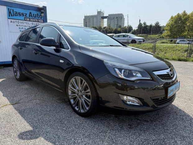 Opel Astra J Sports Tourer 1.4 T Sport OPC line...