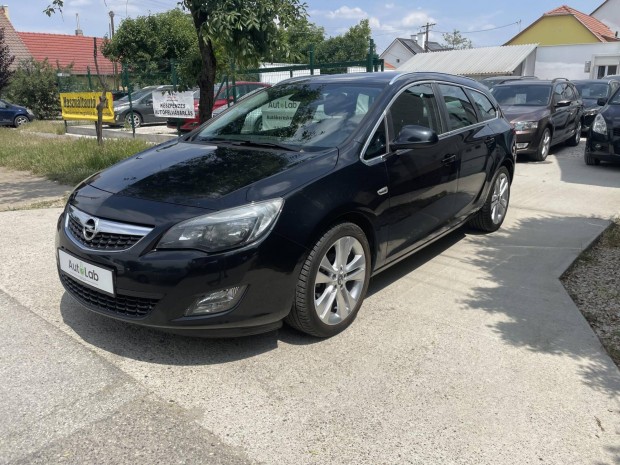Opel Astra J Sports Tourer 1.4 T Sport Szép áll...