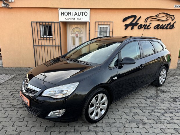 Opel Astra J Sports Tourer 1.4 T Start-Stop Edi...