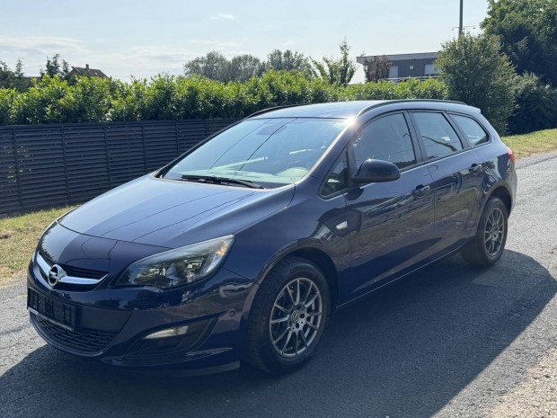 Opel Astra J Sports Tourer 1.6 Business 3 Év GA...