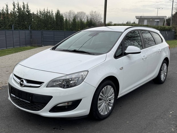 Opel Astra J Sports Tourer 1.6 Business EURO6 3...