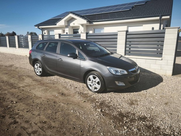 Opel Astra J Sports Tourer 1.6 Cosmo Sport belsős
