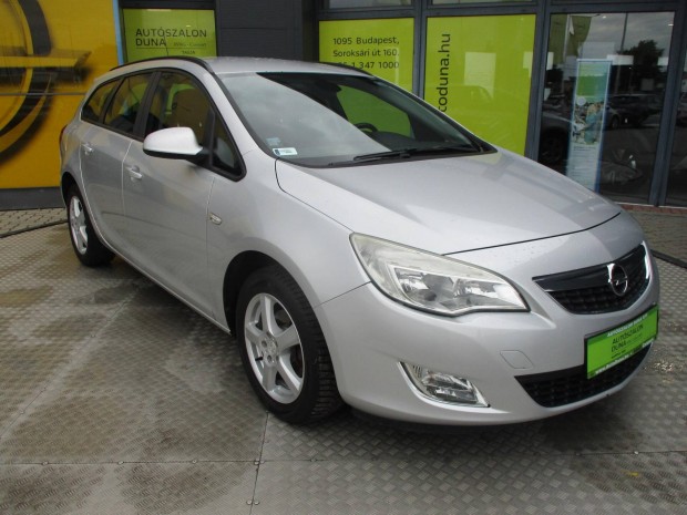 Opel Astra J Sports Tourer 1.6 Enjoy