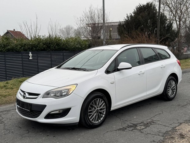 Opel Astra J Sports Tourer 1.6 Selection 3 v G...