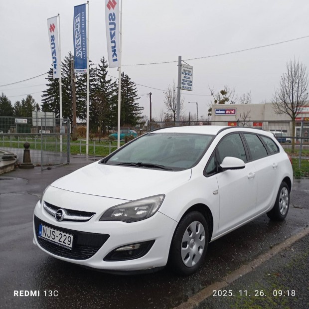 Opel Astra J Sports Tourer 1.6 Selection EURO6