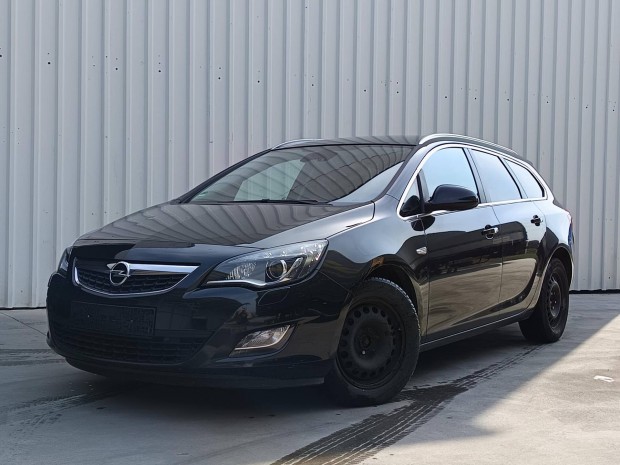 Opel Astra J Sports Tourer 1.6 T Sport