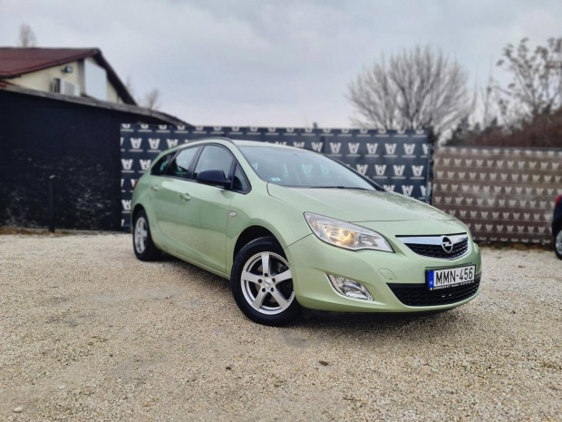 Opel Astra J Sports Tourer 1.7 CDTI Cosmo